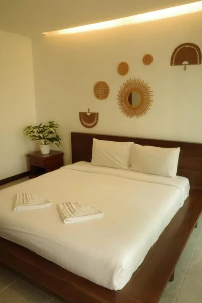 Deluxe King Room — Gee Resort